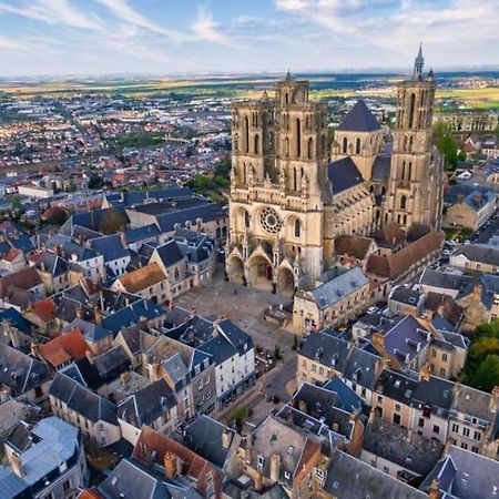 Appartement Confortable Laon Luaran gambar